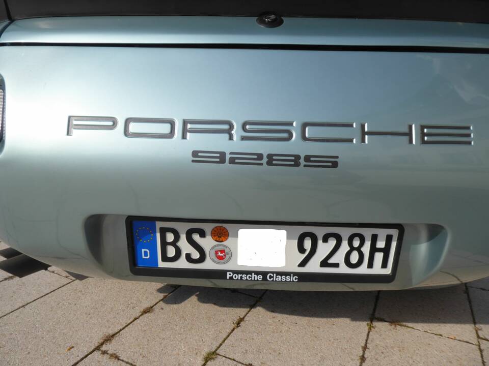 Afbeelding 9/67 van Porsche 928 S (1985)