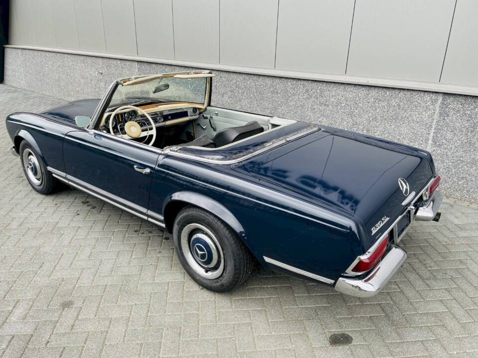 Image 10/36 of Mercedes-Benz 230 SL (1967)