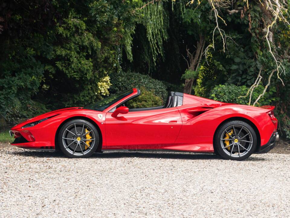 Image 7/19 of Ferrari F8 Spider (2020)