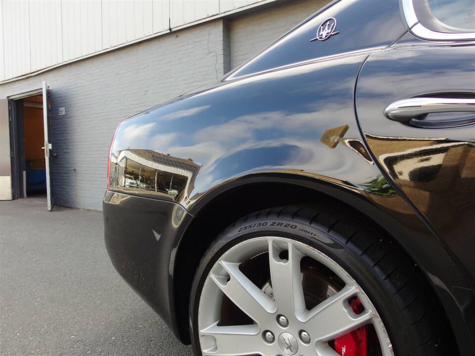 Bild 23/98 von Maserati Quattroporte S 4.7 (2010)