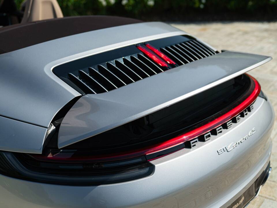 Image 23/50 of Porsche 911 Carrera 4S (2019)
