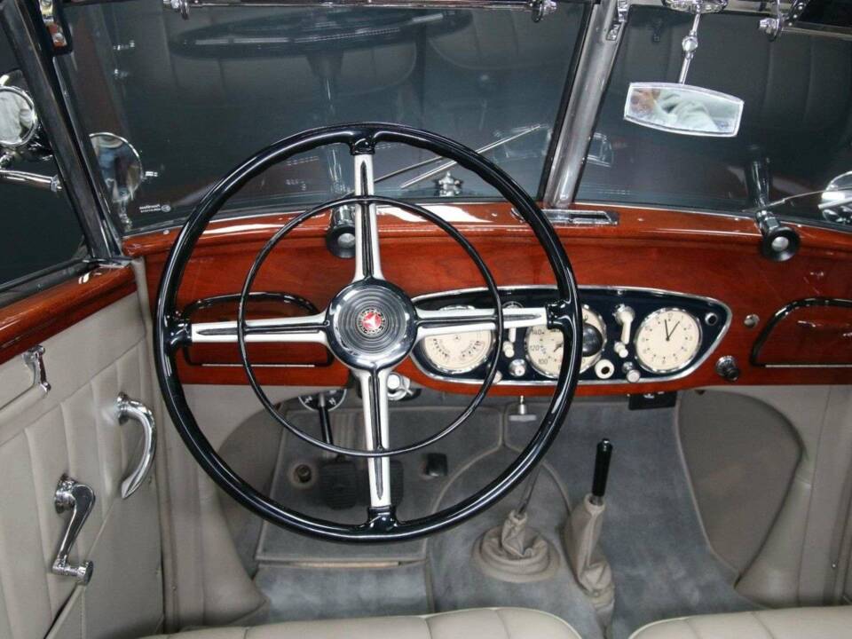 Image 18/50 of Mercedes-Benz 320 Cabriolet B (1939)