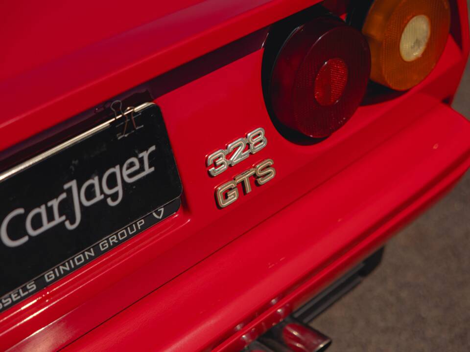 Image 31/60 of Ferrari 328 GTS (1986)