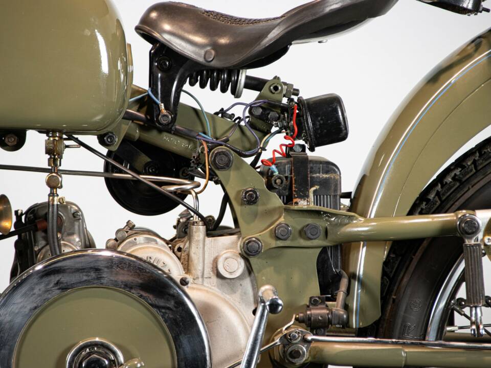 Image 17/50 of Moto Guzzi DUMMY (1963)