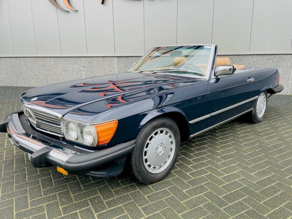 Afbeelding 1/36 van Mercedes-Benz 560 SL (1988)