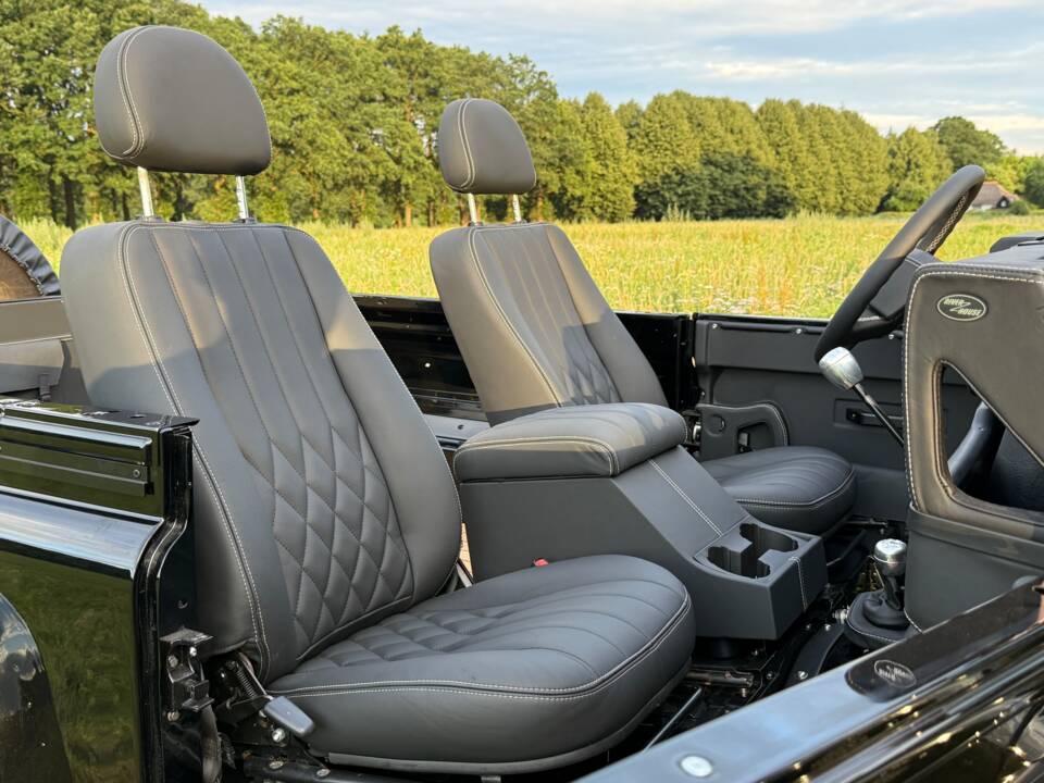 Bild 8/27 von Land Rover Defender 90 Td5 (1999)