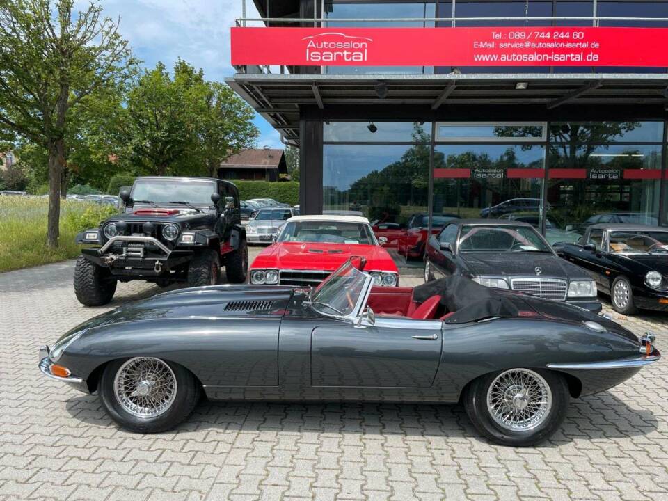 Bild 1/20 von Jaguar E-Type 4.2 (1965)