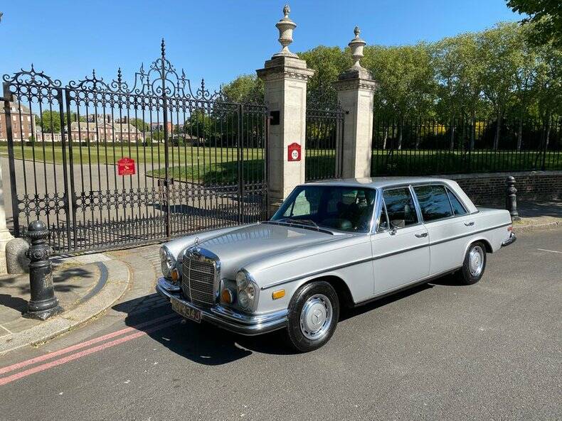Imagen 17/50 de Mercedes-Benz 300 SEL 6.3 (1971)