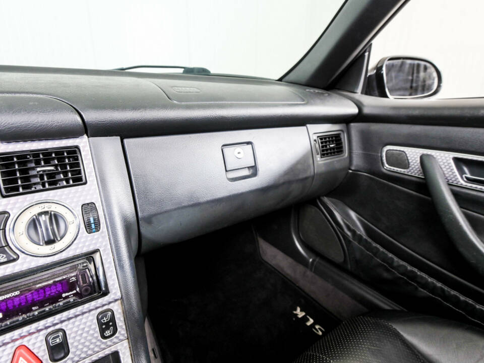 Image 28/50 of Mercedes-Benz SLK 200 Kompressor (2001)