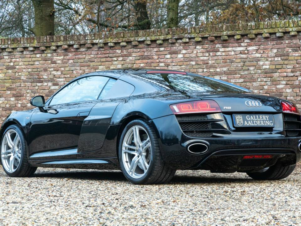 Image 2/50 de Audi R8 V10 (2011)