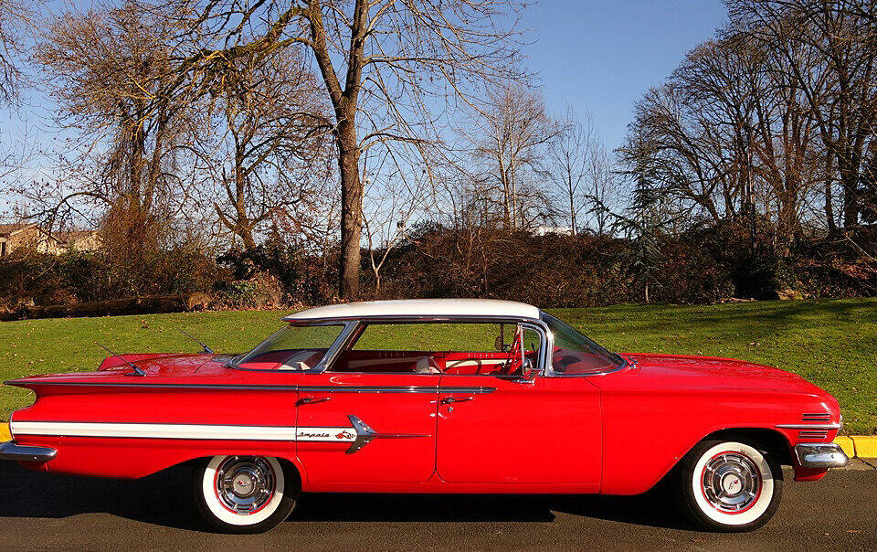Image 2/4 de Chevrolet Impala Sedan (1960)