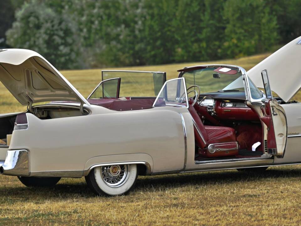 Bild 28/50 von Cadillac 62 Convertible (1954)