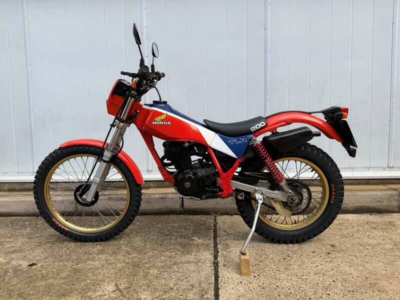 Image 2/34 of Honda TLR 200 (1983)