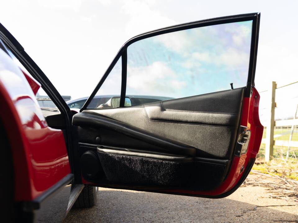 Bild 47/50 von Ferrari 308 GTBi Quattrovalvole (1983)