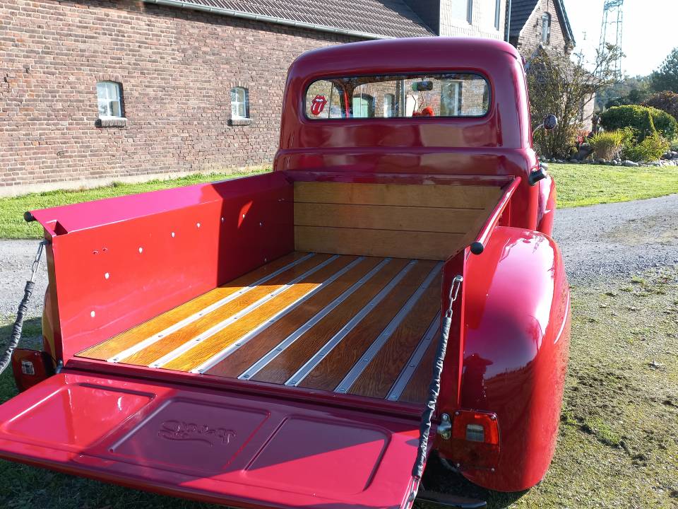 Image 13/16 of Ford F-1 Stepside (1952)