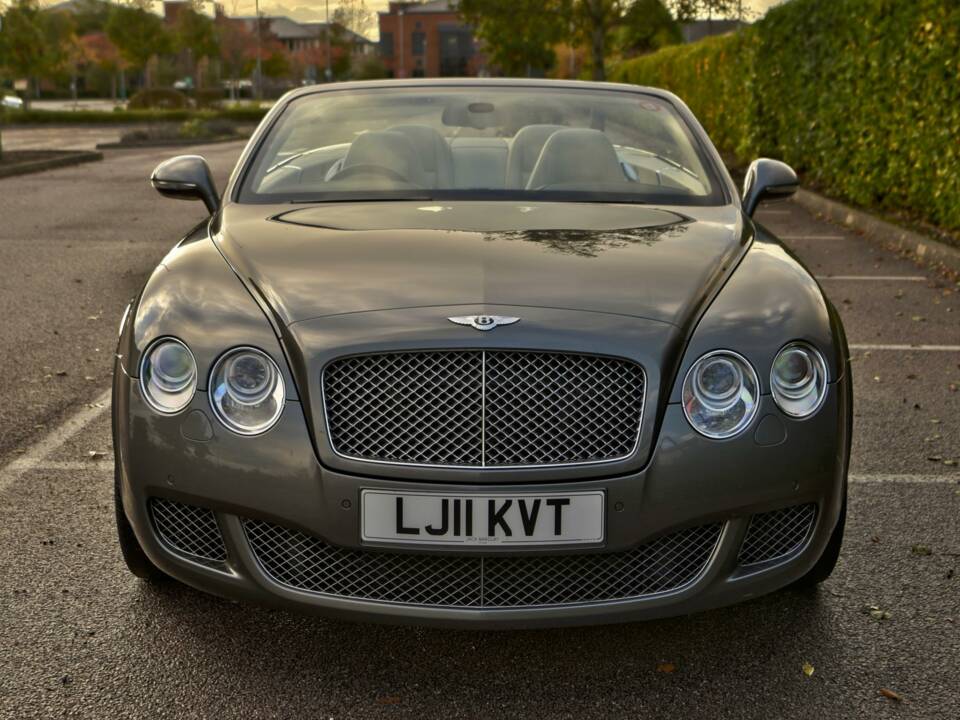 Image 4/50 of Bentley Continental GTC (2011)