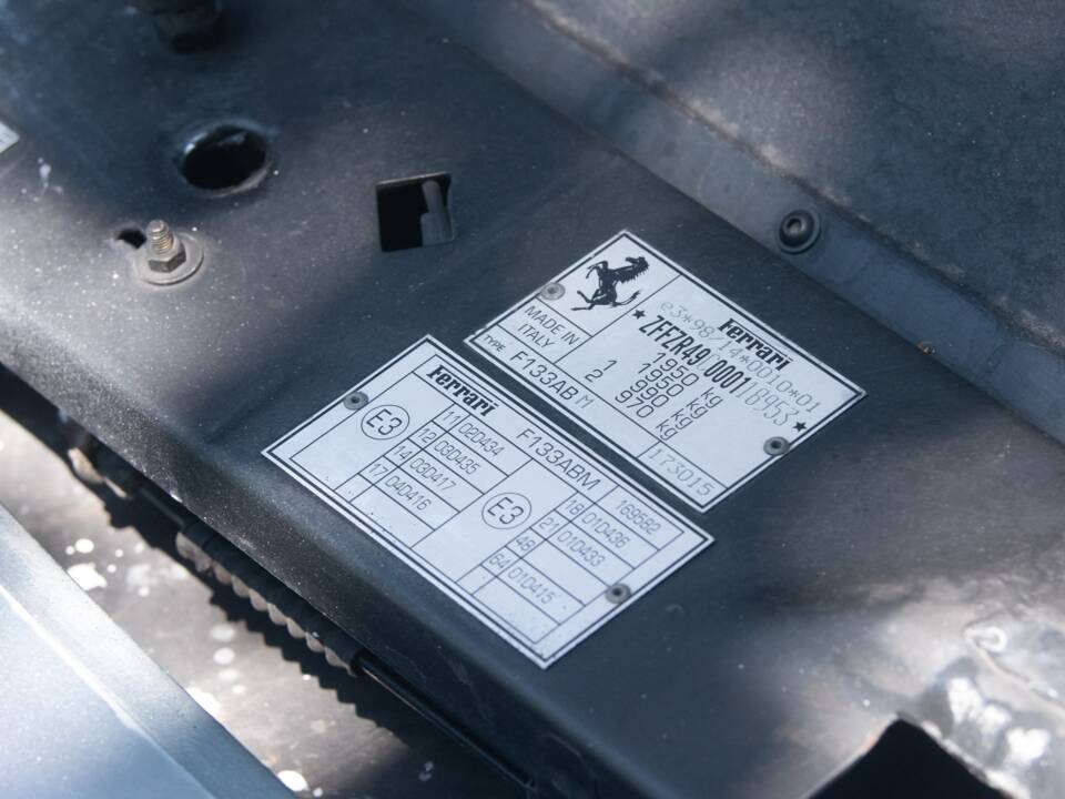 Image 36/37 of Ferrari 550 Maranello (2000)