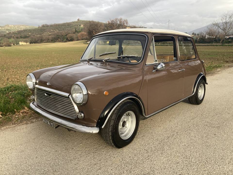Image 8/15 of Mini 1000 (1971)