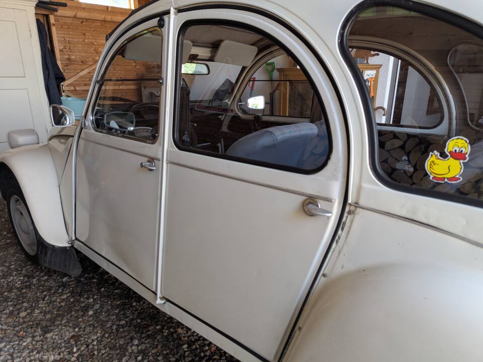 Image 26/28 de Citroën 2 CV 6 Club (1986)