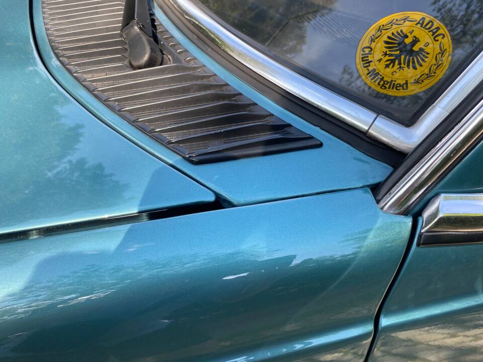 Image 13/66 of Mercedes-Benz 230 CE (1981)
