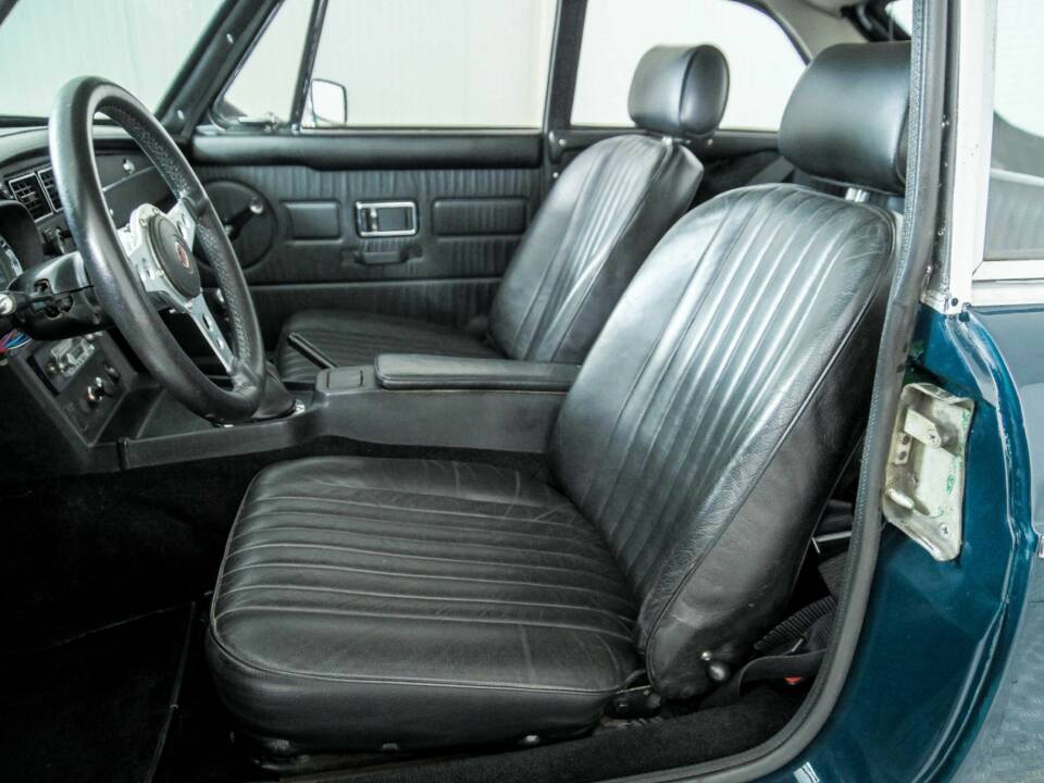 Imagen 26/50 de MG MGB GT (1972)
