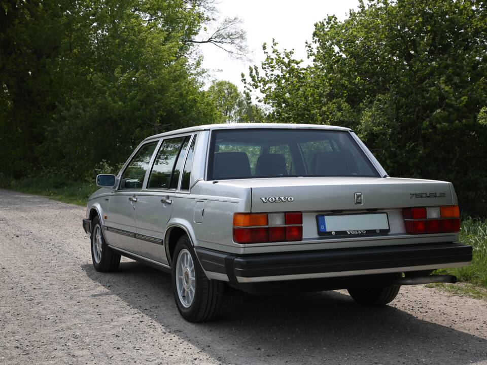 Bild 4/16 von Volvo 760 GLE (1986)