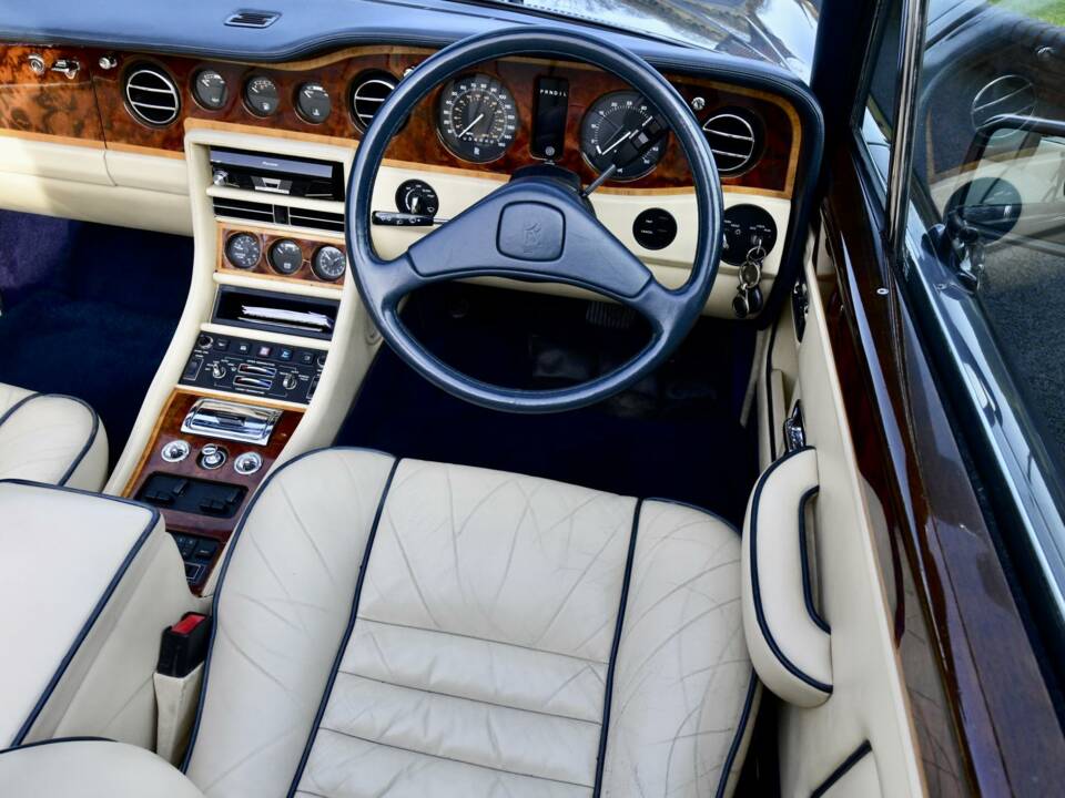 Image 39/50 of Rolls-Royce Corniche III (1990)