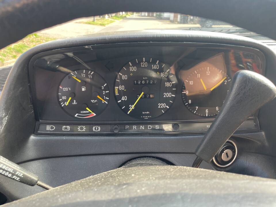 Image 10/20 de Mercedes-Benz 280 CE (1981)