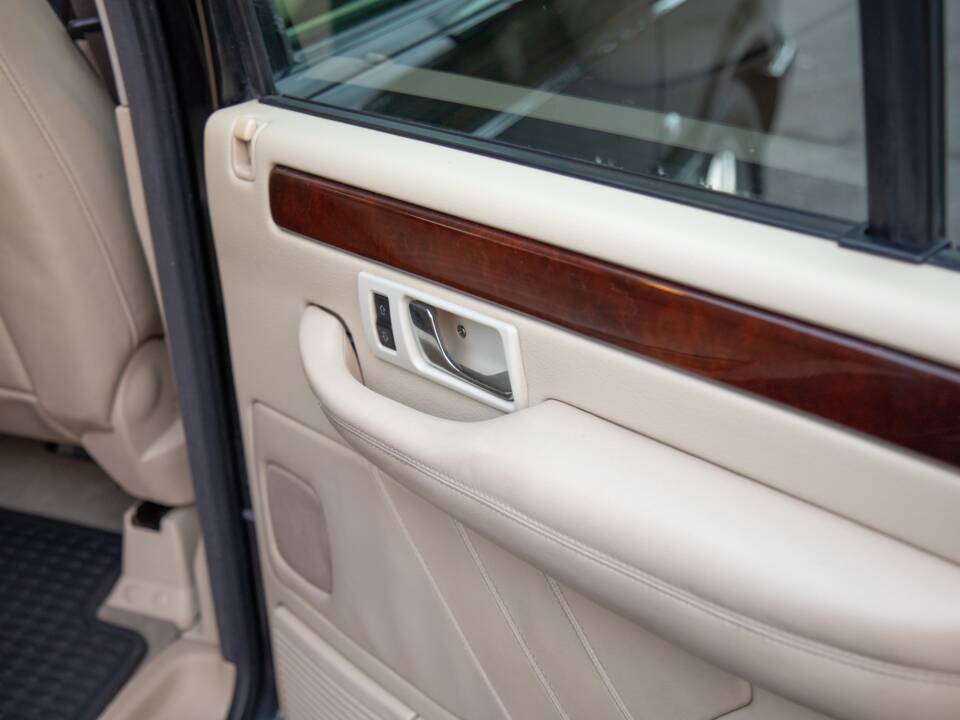 Immagine 40/50 di Land Rover Range Rover 4.6 Vogue (2001)