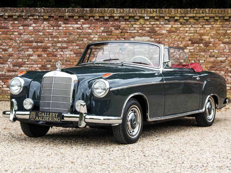 Bild 1/50 von Mercedes-Benz 220 SE Cabriolet (1960)