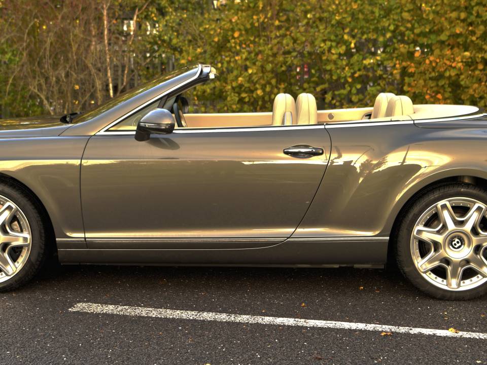Immagine 9/44 di Bentley Continental GTC (2011)