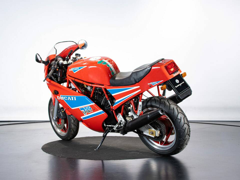 Bild 3/50 von Ducati 750 Sport (1986)