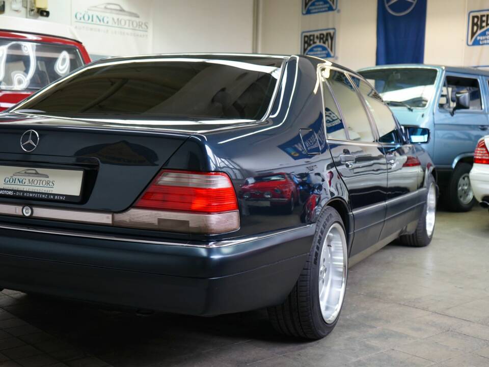 Image 10/37 of Mercedes-Benz S 500 (1996)