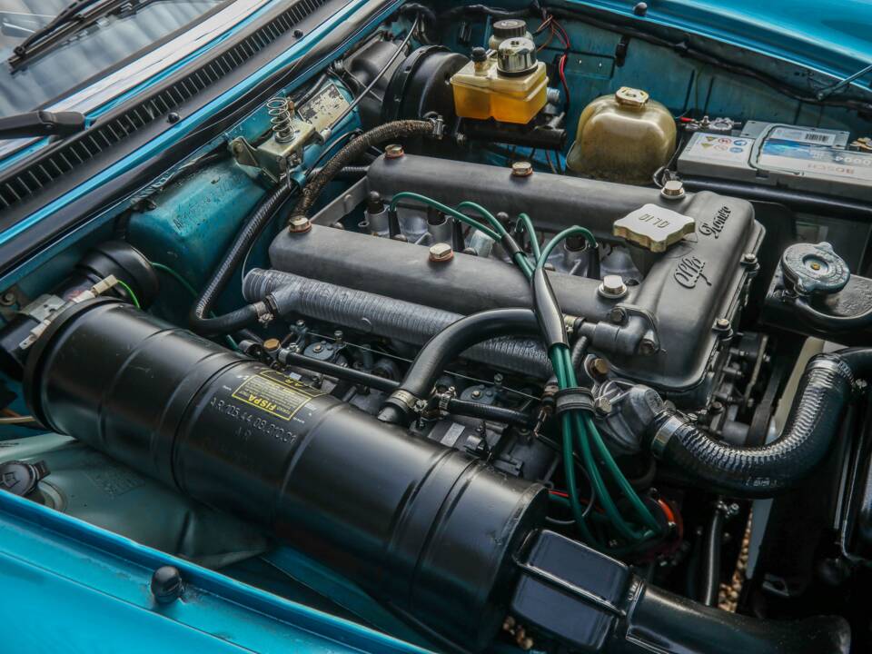 Image 47/50 of Alfa Romeo 2000 Spider Veloce (1981)