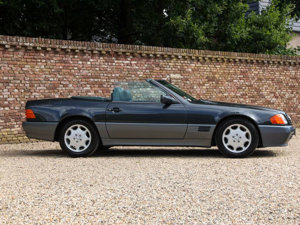 Image 37/50 of Mercedes-Benz 500 SL (1992)
