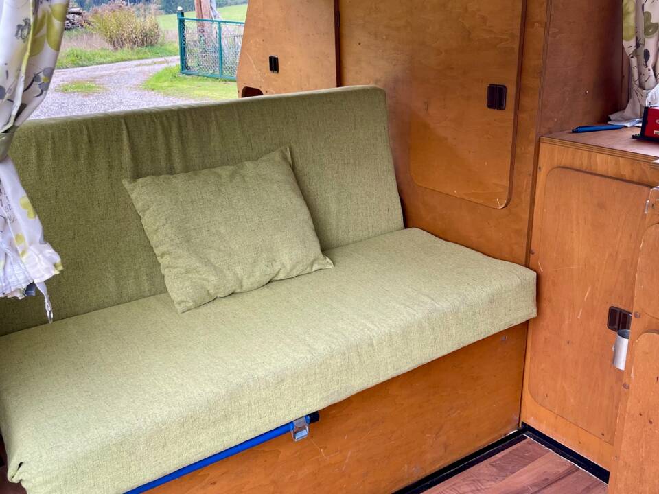 Bild 9/17 von Volkswagen T3 Camper 1.6 D (1983)