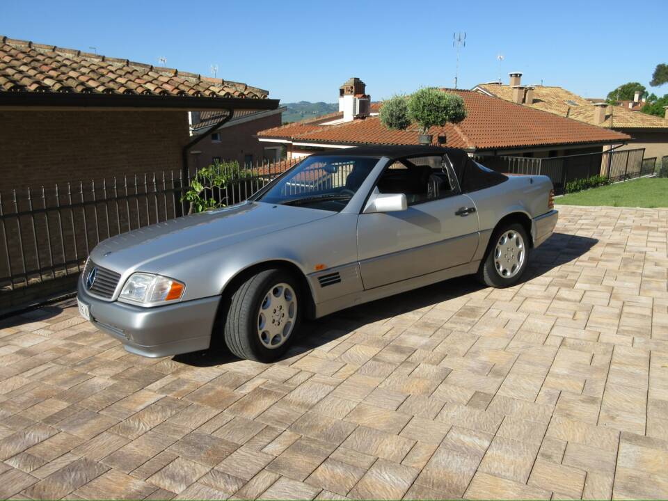Image 24/39 of Mercedes-Benz SL 320 (1994)