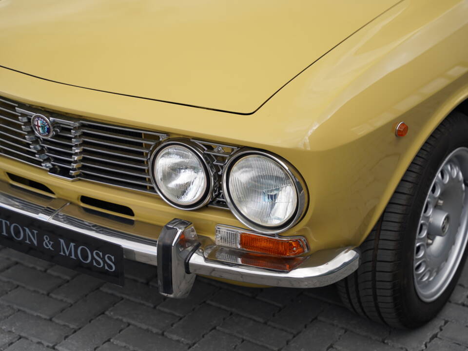 Bild 30/50 von Alfa Romeo 2000 GT Veloce (1975)