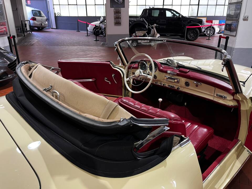 Image 14/58 of Mercedes-Benz 190 SL (1955)