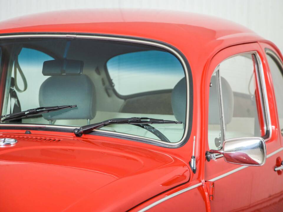 Image 25/50 of Volkswagen Beetle 1200 "Jeans Bug" (1983)