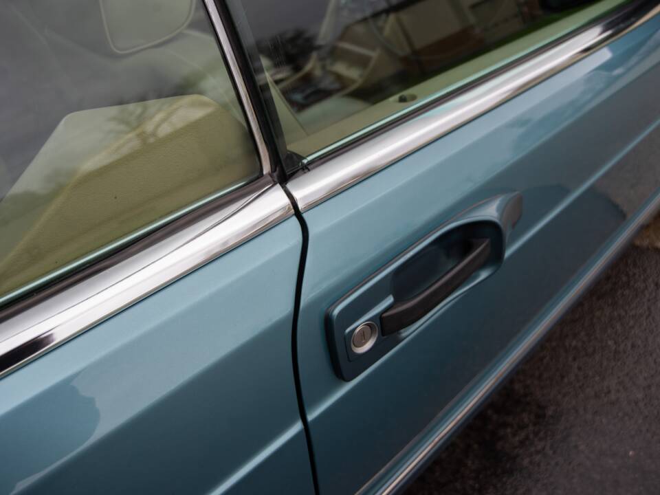 Image 28/31 de Mercedes-Benz 420 SEC (1990)