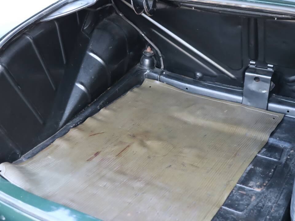 Image 34/50 of Mercedes-Benz 180 D (1958)