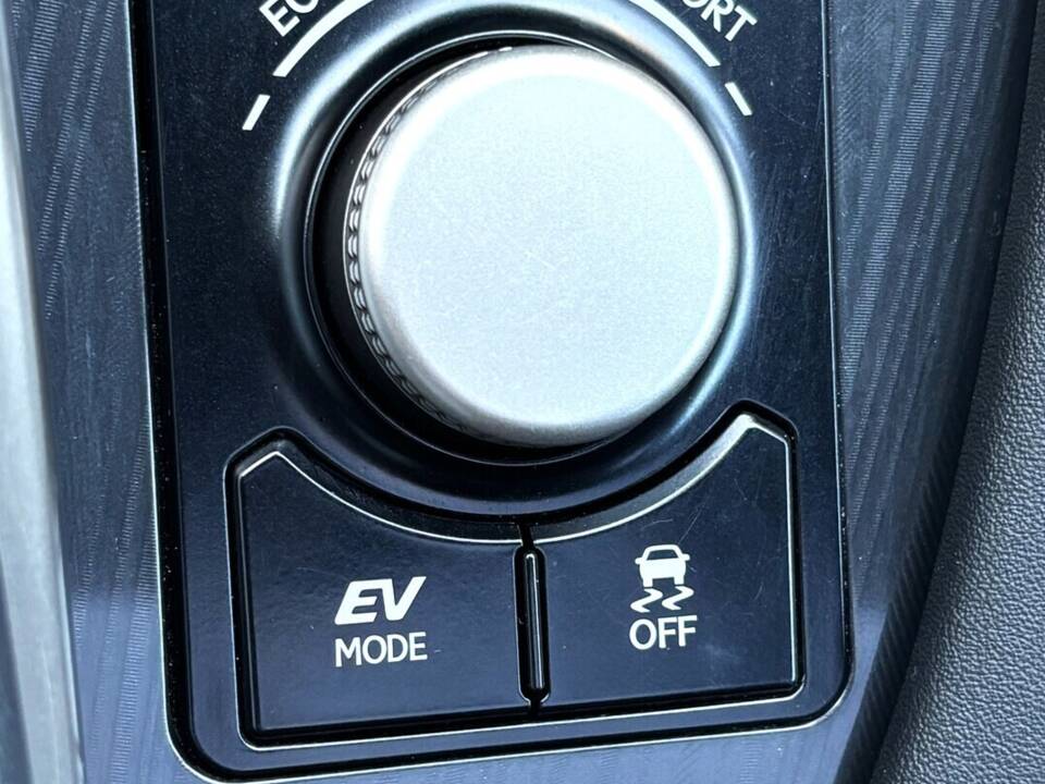 Image 18/27 de Lexus RX 450h (2011)