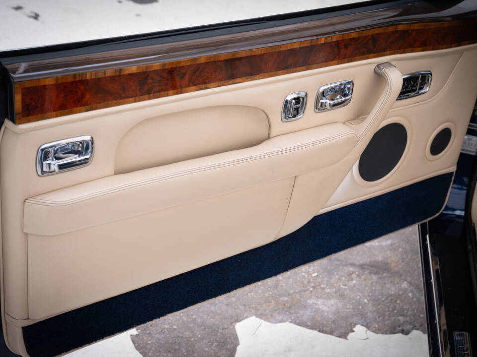Afbeelding 7/31 van Bentley Azure (1999)