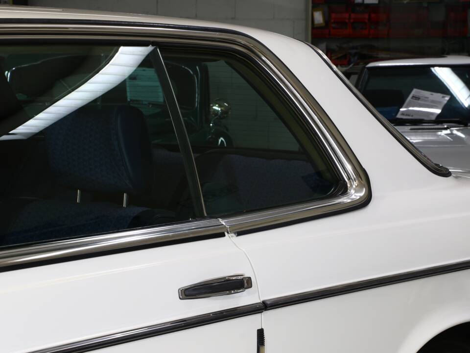 Image 10/25 of Mercedes-Benz 280 CE (1977)