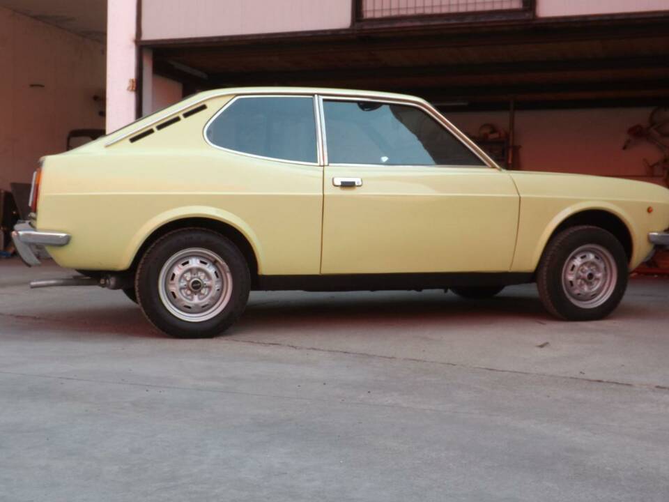 Image 8/50 of FIAT 128 Sport Coupe (1974)