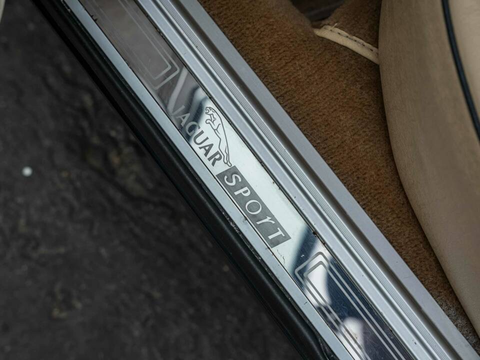 Immagine 32/55 di Jaguar XJ 40 (XJ-R) (1990)