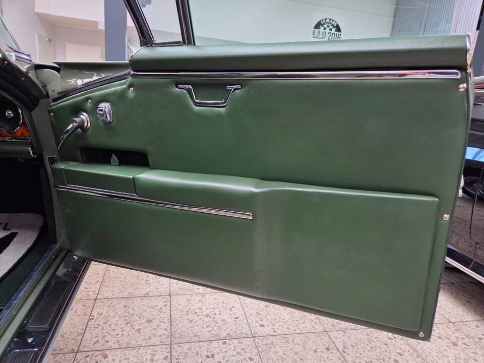 Image 17/19 of Facel Vega HK 500 (1959)