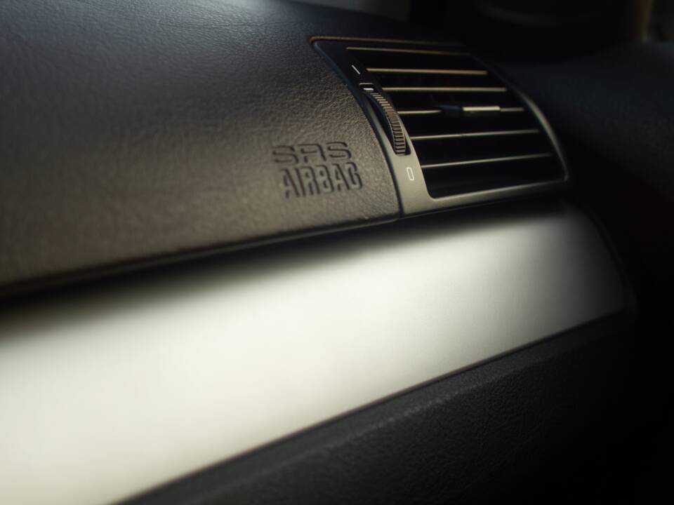 Afbeelding 57/58 van BMW 330i (2002)