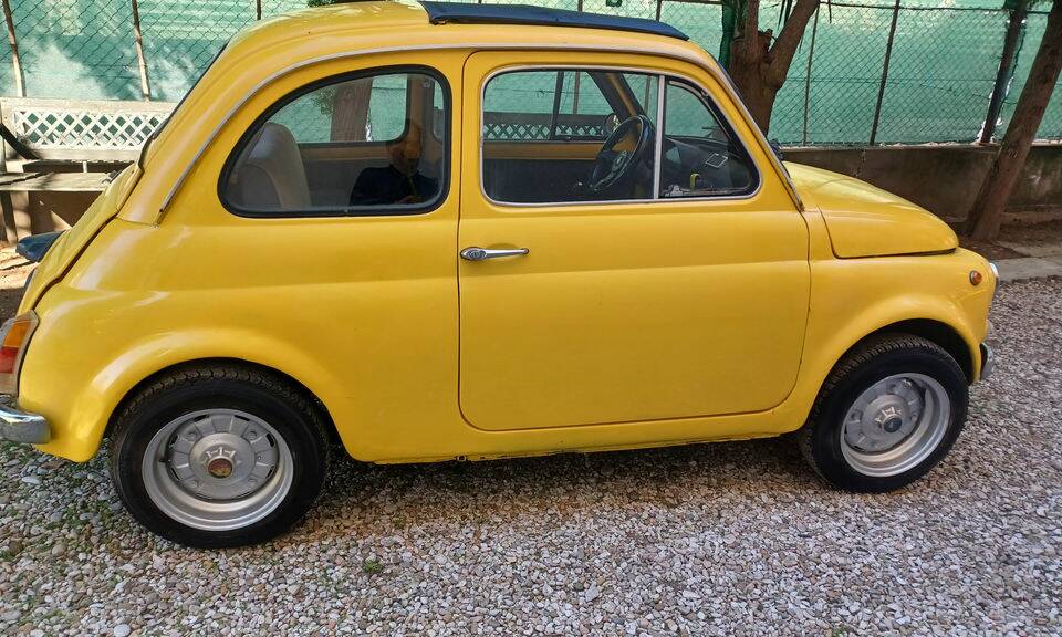 Image 7/8 of FIAT 500 L (1971)